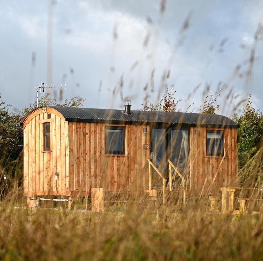 Luxury Shepherd Hut In The Peak District Bakewell Bagian luar foto