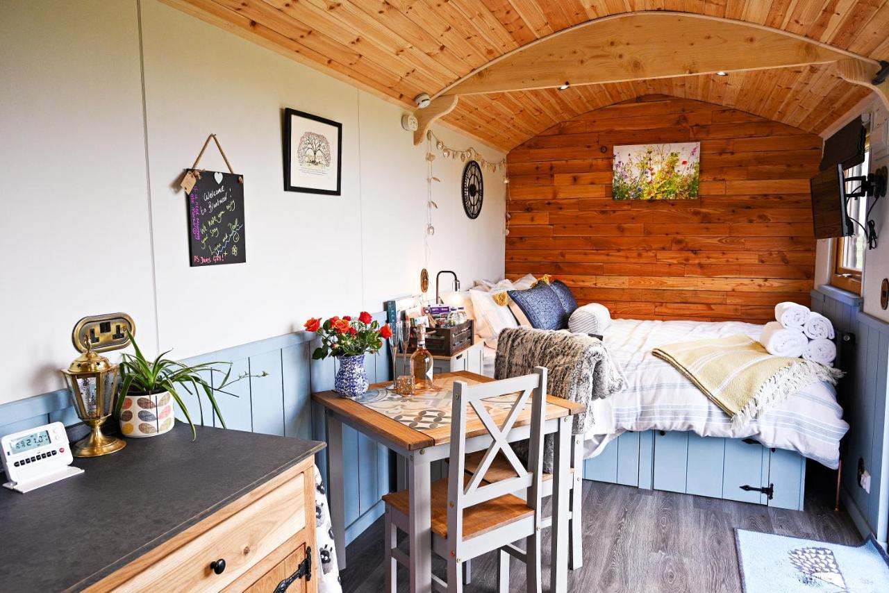 Luxury Shepherd Hut In The Peak District Bakewell Bagian luar foto