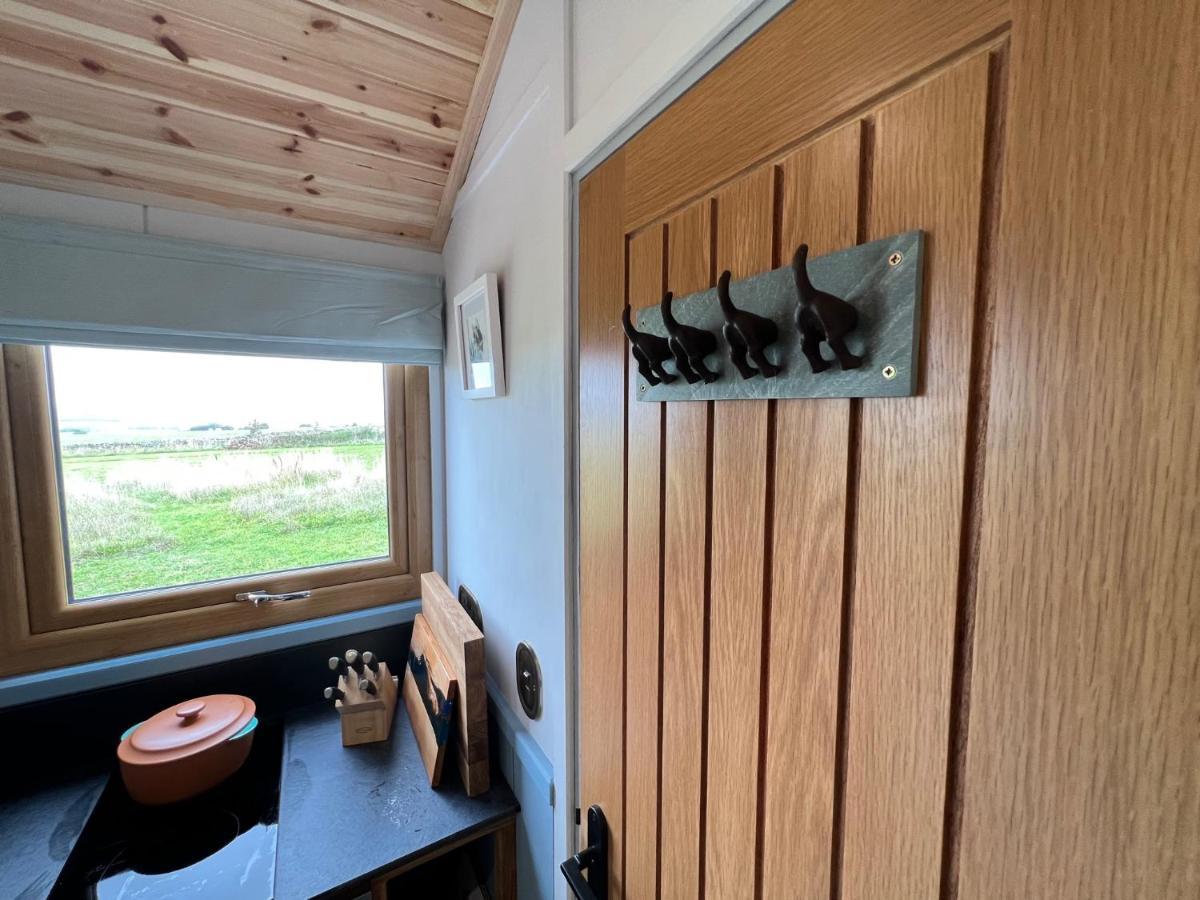 Luxury Shepherd Hut In The Peak District Bakewell Bagian luar foto