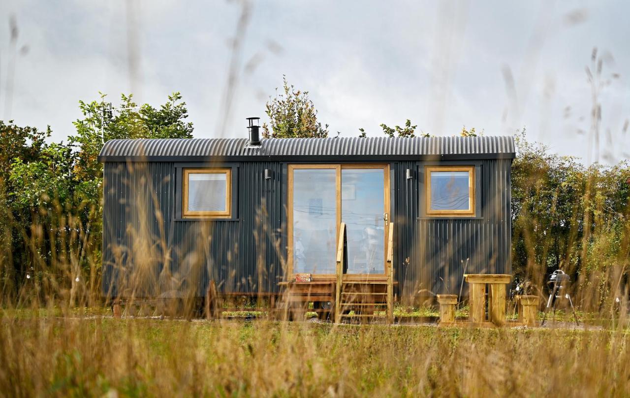 Luxury Shepherd Hut In The Peak District Bakewell Bagian luar foto