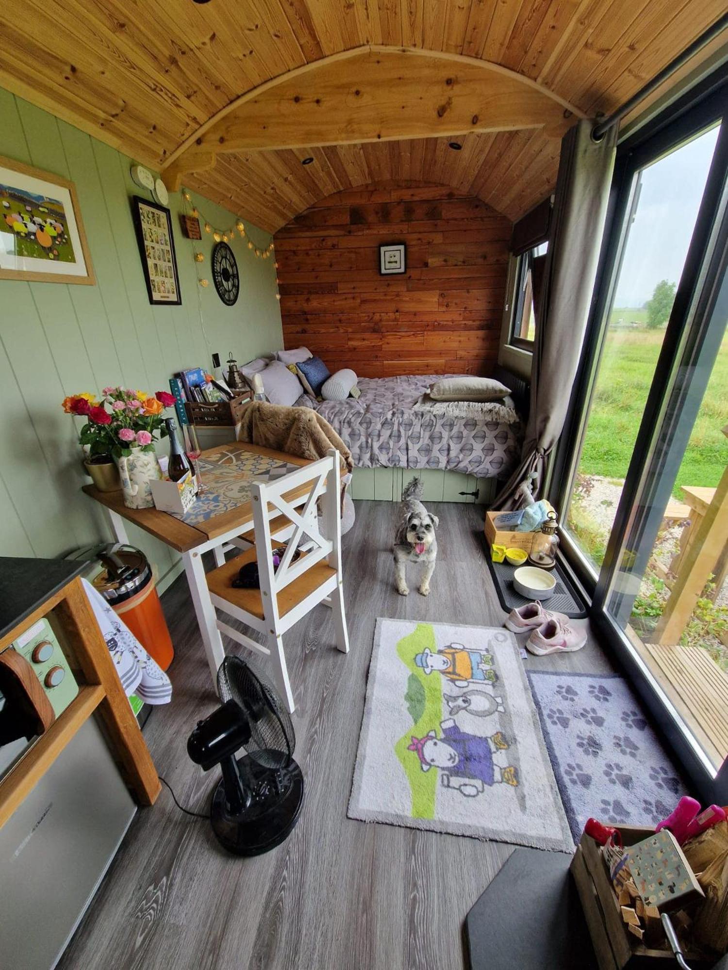 Luxury Shepherd Hut In The Peak District Bakewell Bagian luar foto